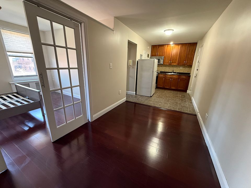 2nd image of 141-60 84 Road #3