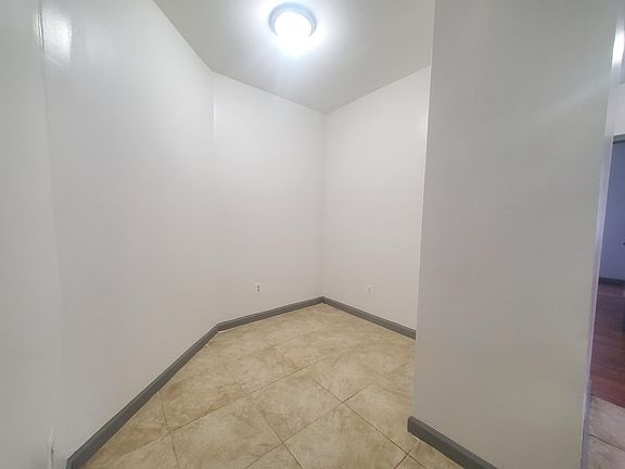 4th image of 25 Stuyvesant Ave #1F