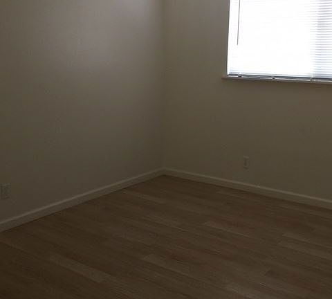 2nd image of 708 W Calle De Oro