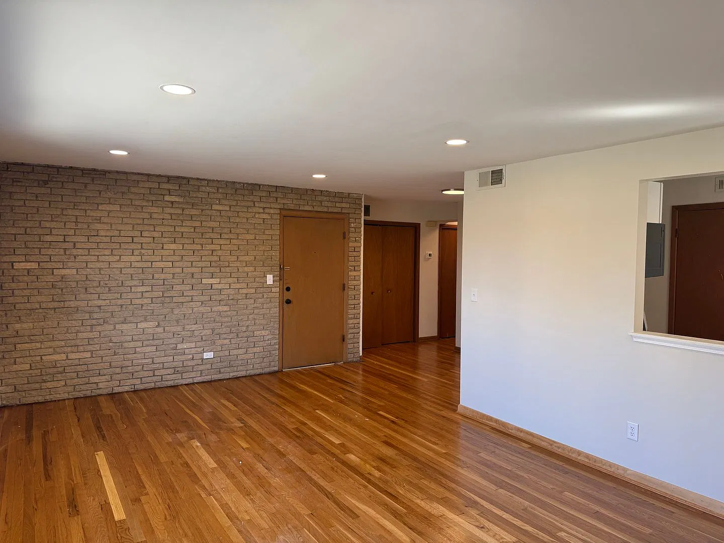2659 Madison — Photo 4