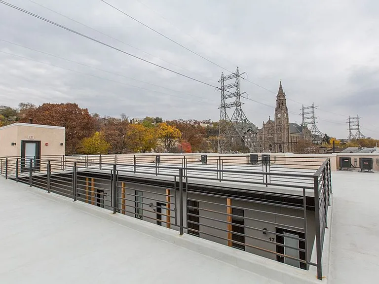 4304 Cresson St — Photo 43