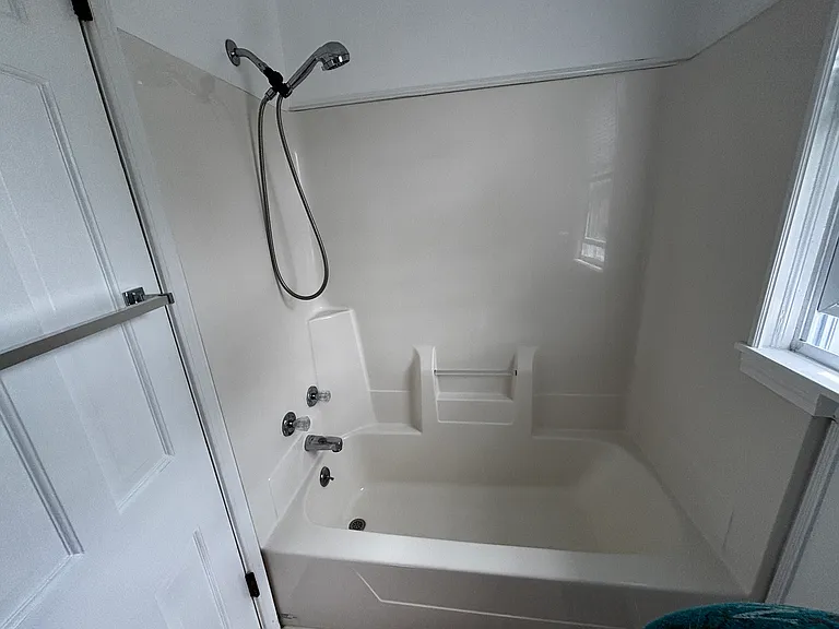 142 N Riverview Dr #3 — Photo 14