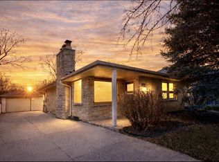 755 N 112th St, Wauwatosa, WI 53226