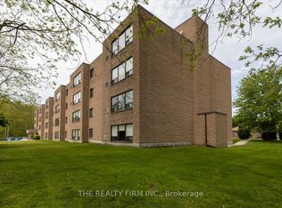 220 Duke St #207, Strathroy Caradoc, ON N7G1S3