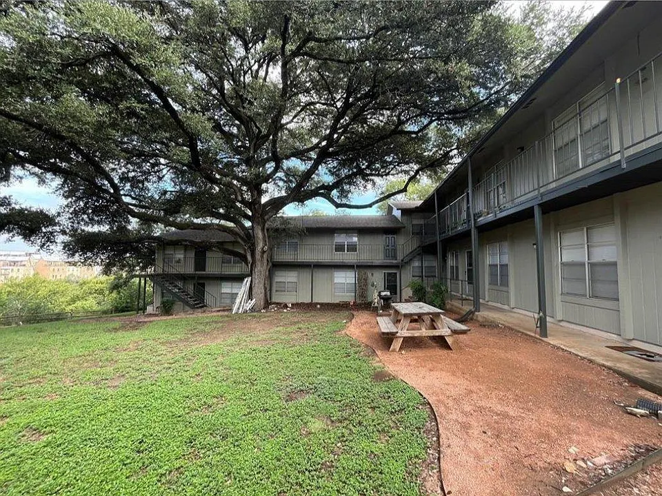 509 Cedar Dr #102