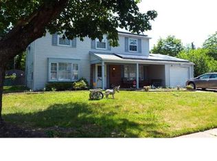 10 Sudberry Ln, Willingboro, NJ 08046