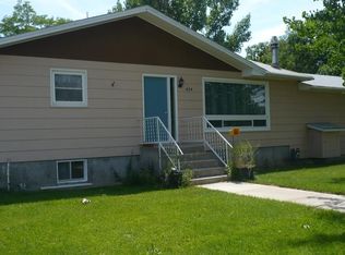 424 E Carbon Ave, Bridger, MT 59014