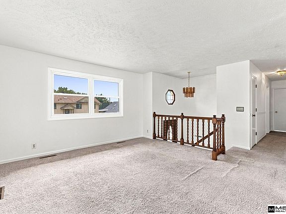 3rd image of 10632 Hartman Ave