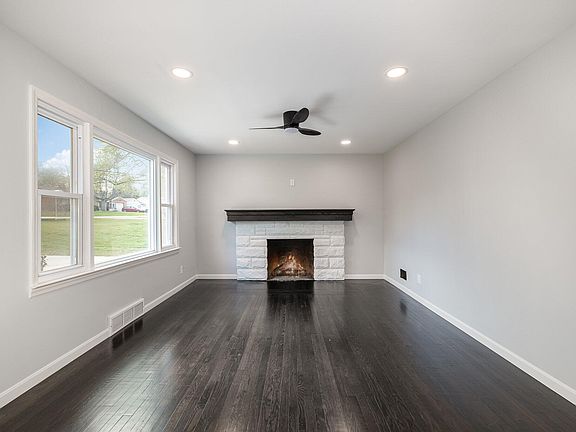 5th image of 638 Marnoam Dr