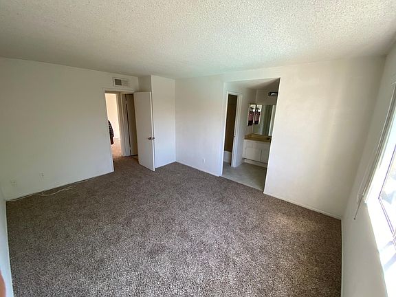 5th image of 1520 N California Ave #212
