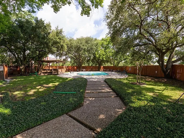 11710 Southlake Dr #12 — Photo 19