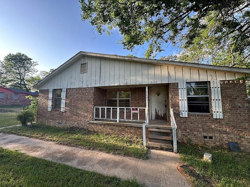 1st image of 2319 Luther St