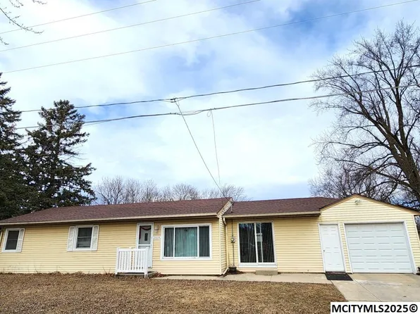 2626 15th St SW, Mason City, IA 50401