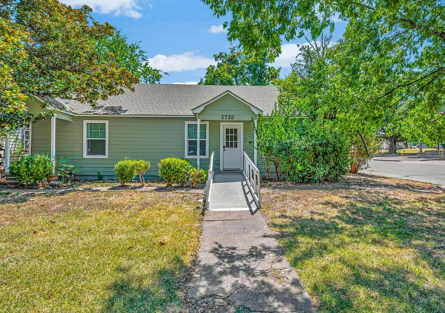 Newly renovated 5-bedroom, 3-bath in Waco - Available NOW! — Photo 1