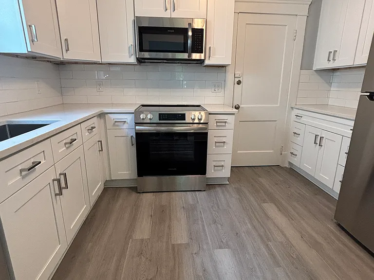 1261 Donald Ave — Photo 1