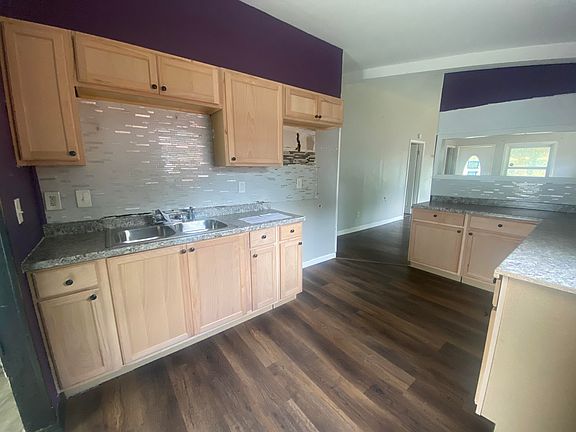 5th image of 7953 Elm St