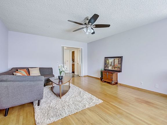 4th image of 1114 Mayflower Ave