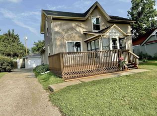 228 Mary St, Cambria, WI 53923