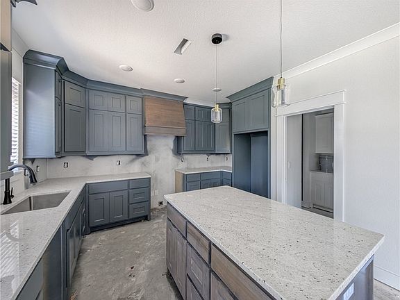 3rd image of 17 Burghead Ln