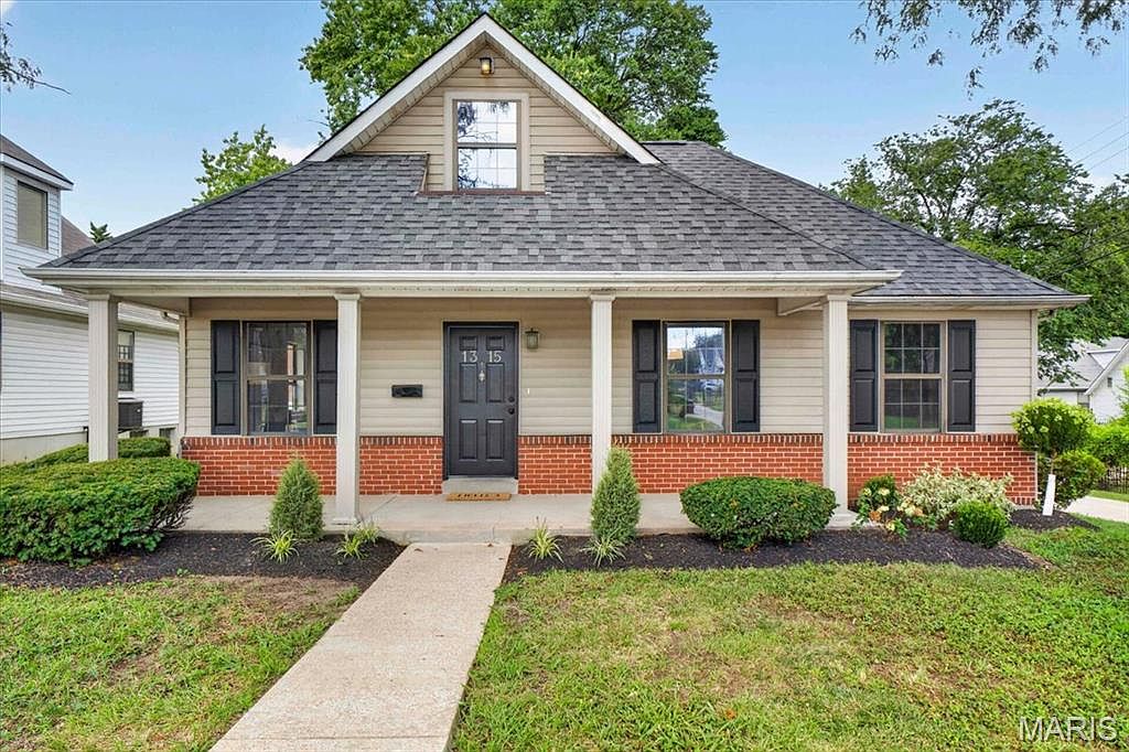1315 Montrose Ave, Saint Louis, MO 63104 | Zillow
