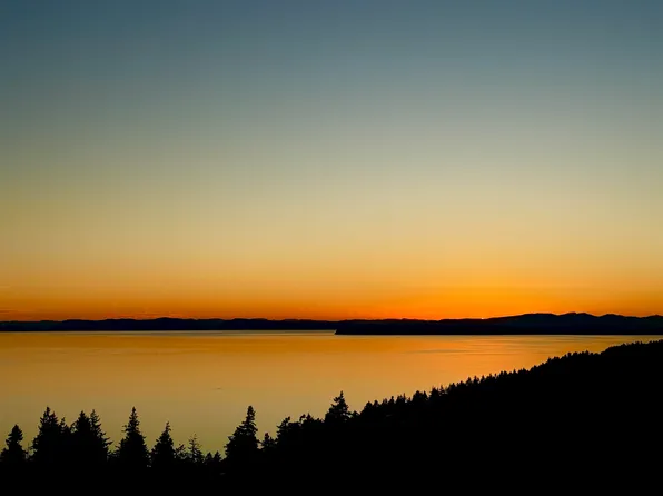 1501 Foster St #1804, White Rock, BC V4B 5L8