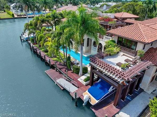 2233 Forrest LN, NAPLES, FL 34102