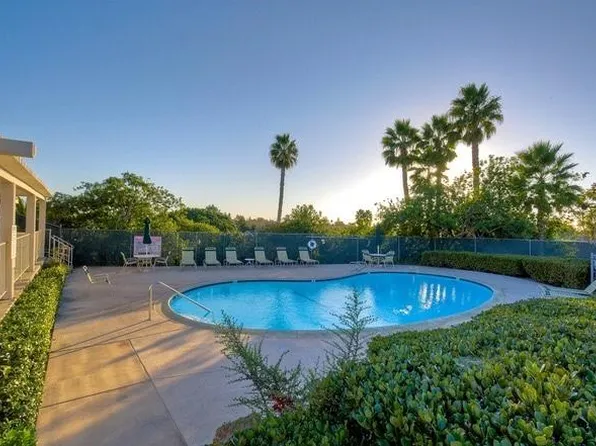 704 Regal Rd, Encinitas, CA 92024