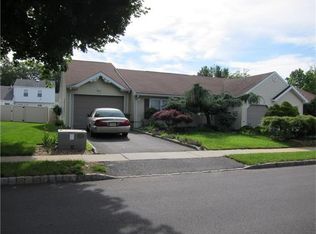 57 Woodbrooke Dr, Edison, NJ 08820