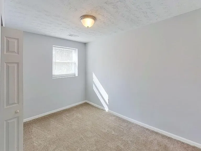 4942 Sheila Ln — Photo 13