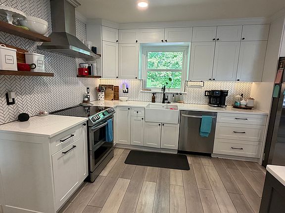 2nd image of 3434 Mount Burnside Way
