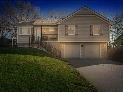 6529 NW Sioux Dr, Parkville, MO, 64152