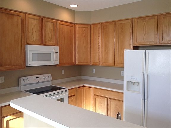 3rd image of 469 Indian Lake Dr