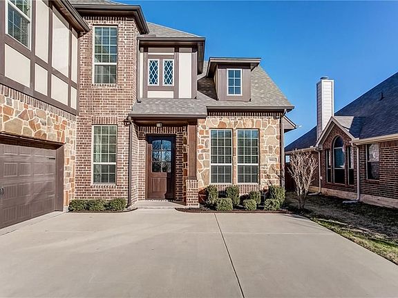 3rd image of 901 Greenwood Dr