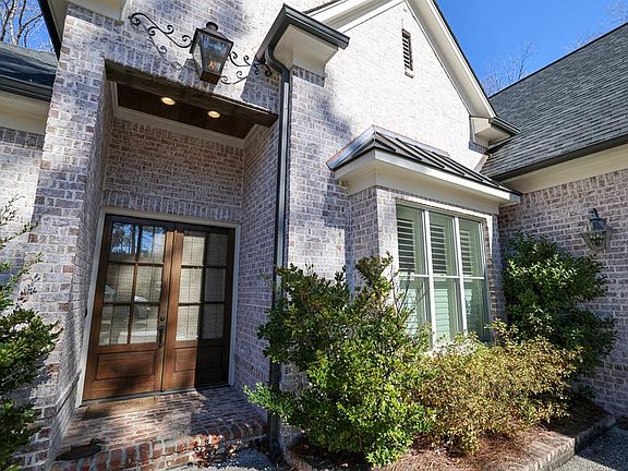 3rd image of 200 Windsor Rdg