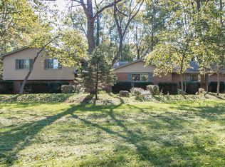 1555 Oakwood Trl, Xenia, OH 45385