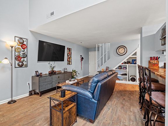 5th image of 3366 Forest Ct
