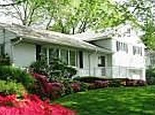 57 Oxford Blvd, Great Neck, NY 11023