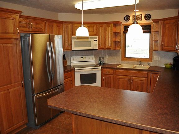 5th image of 9101 Chalk Hill Dr
