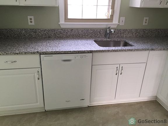 5th image of 111 Deer Park Ln