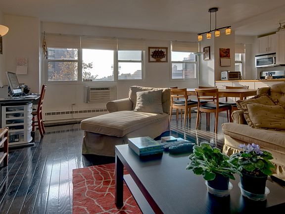 2nd image of 175 Willoughby St APT 7C