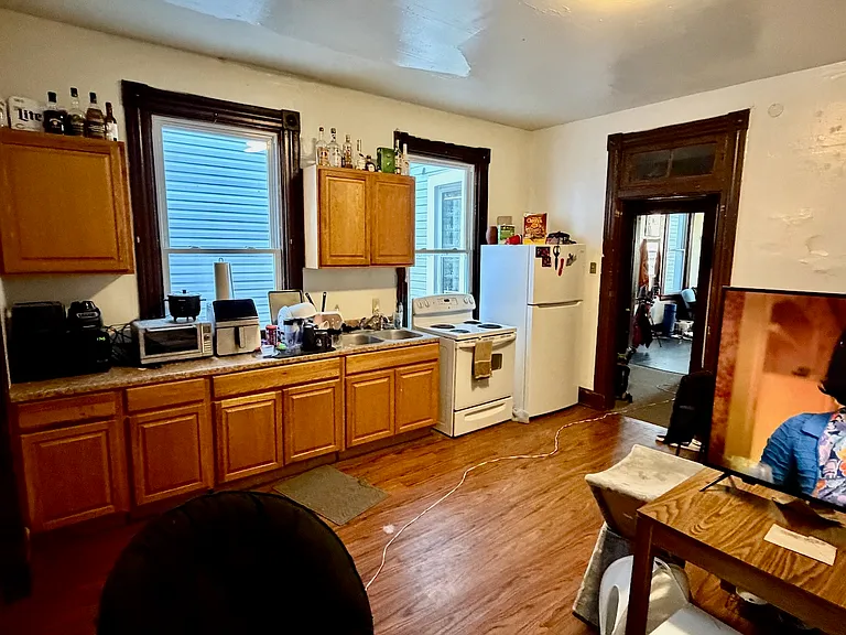 2327 Stratford Ave #2 — Photo 8