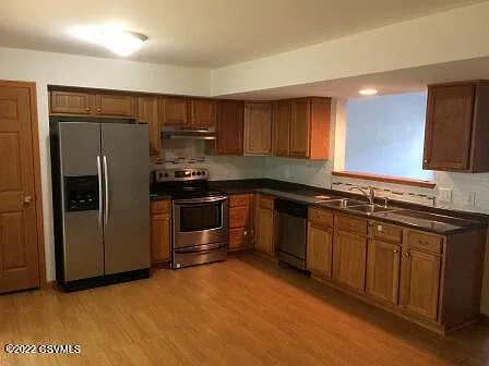 3 bed, 1320 sqft, $1,300 — Photo 2