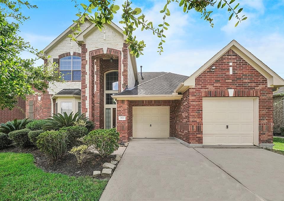 1st image of 2722 Driftwood Dr