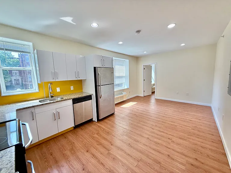241-55 S 49th St #207 — Photo 4