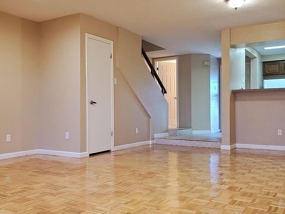 3rd image of 2121 W Union Hills Dr