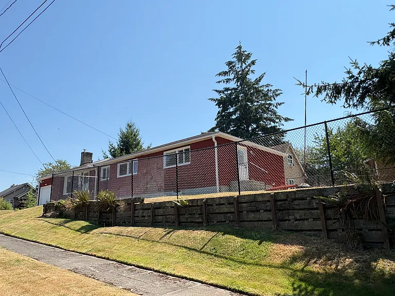 1402 S 44th St — Photo 5