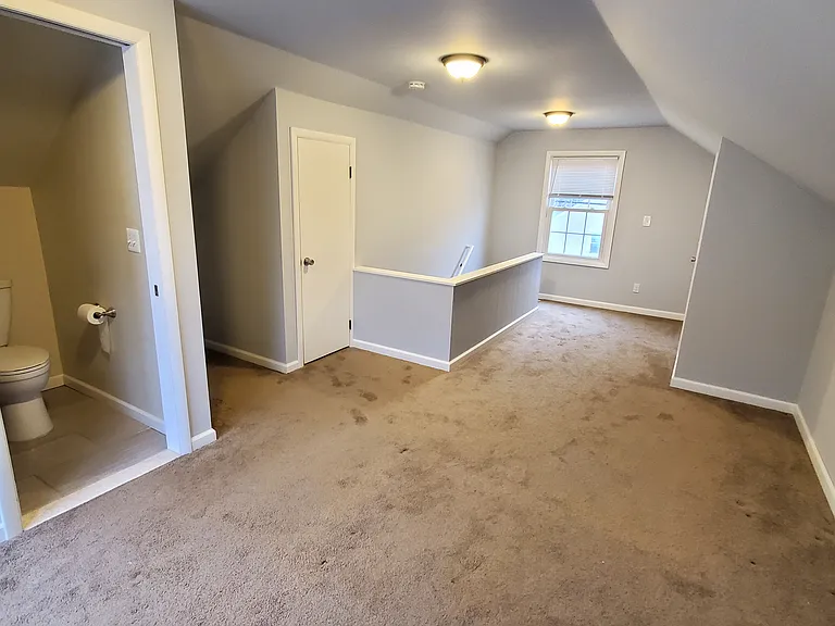 521 N Rembrandt Ave — Photo 23