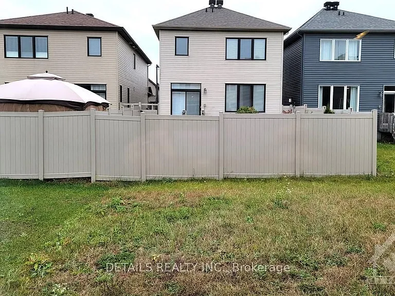 251 Saddleback Cres — Photo 33