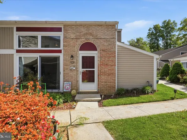 1505 Kensington Dr, Hagerstown, MD 21742