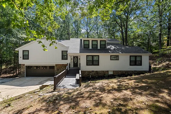 6 bed, 4200 sqft, $11,000 — Photo 4